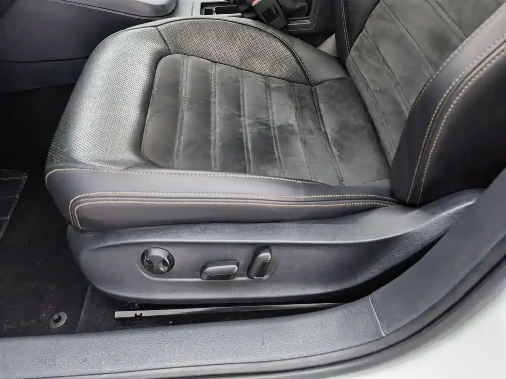 Volkswagen Sagitar 2018 280TSI DSG Luxury фото 20