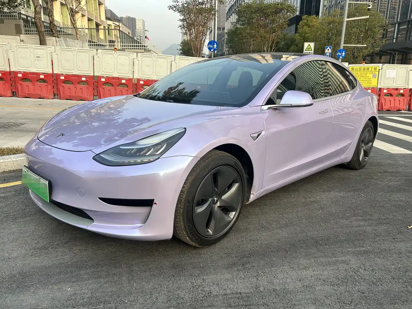 TESLA MODEL 3