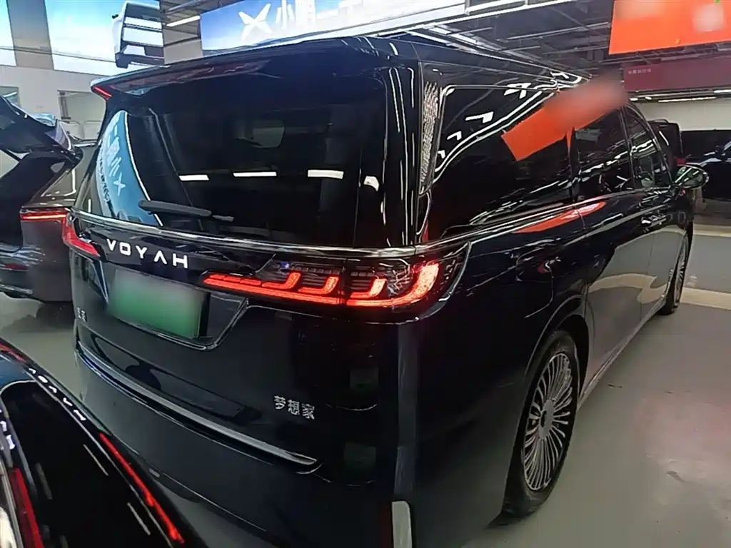 Voyah Auto Voyah Dreamer 2025 PHEV AWD Flagship Kunpeng Edition фото 7