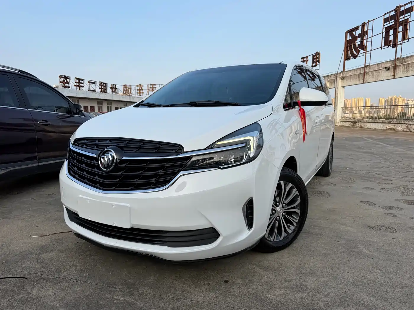 Фото 1 - Buick GL8