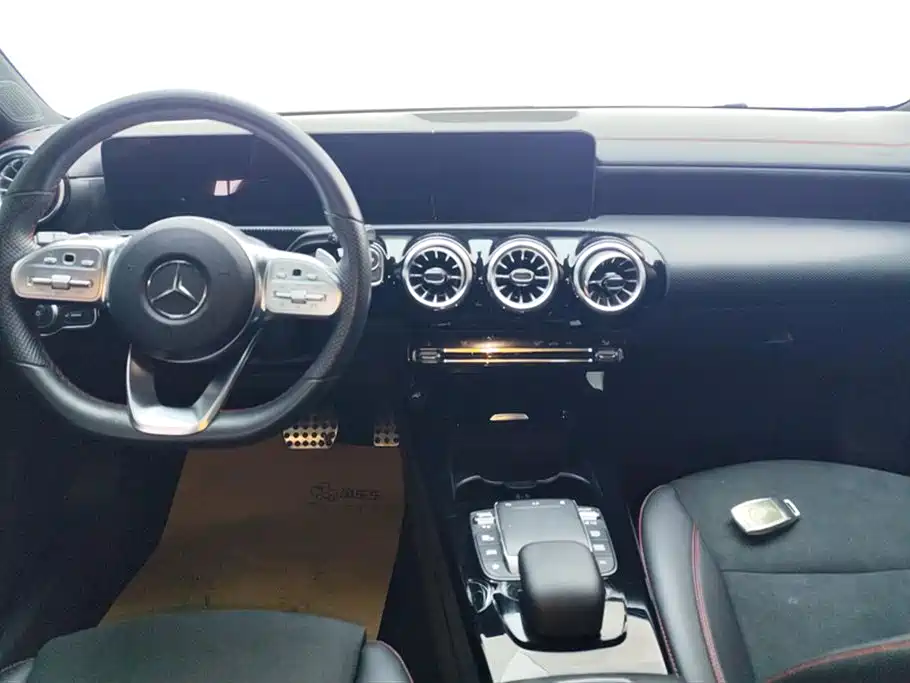 Mercedes-Benz CLA (Import) 2023 CLA 200 фото 12