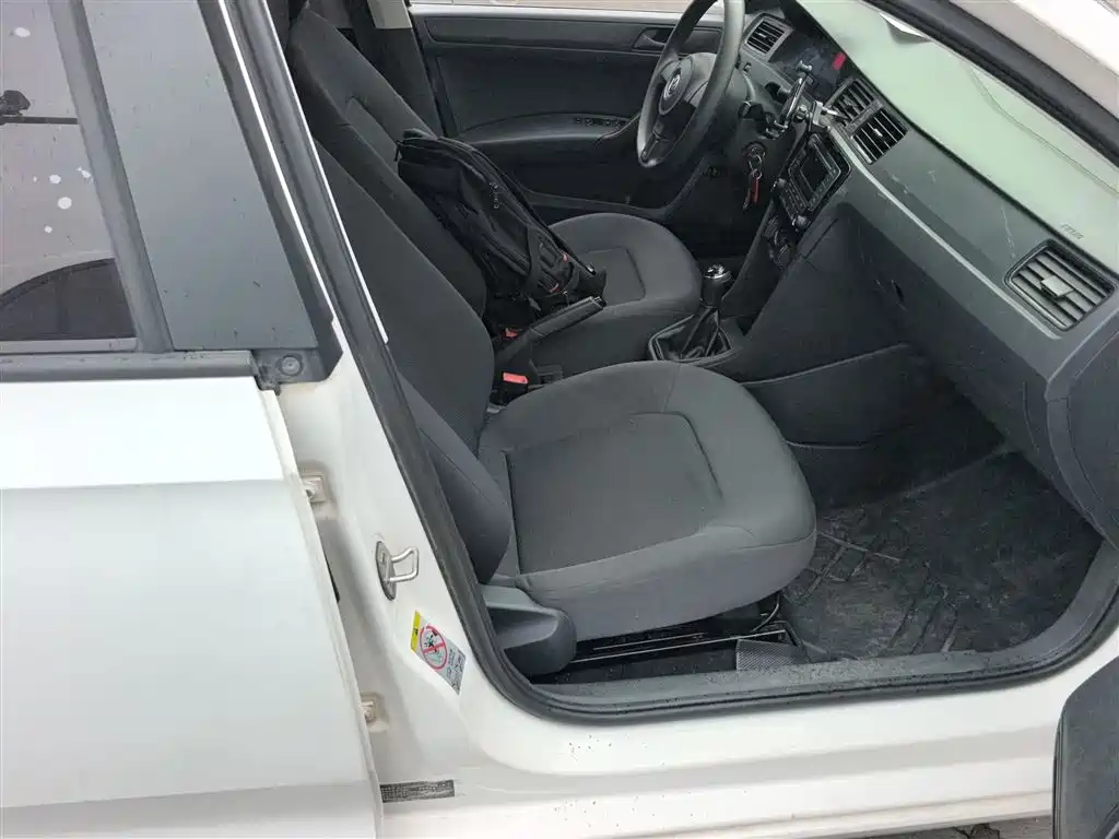 Volkswagen Santana 2015 1.6L Manual Trend Edition фото 25