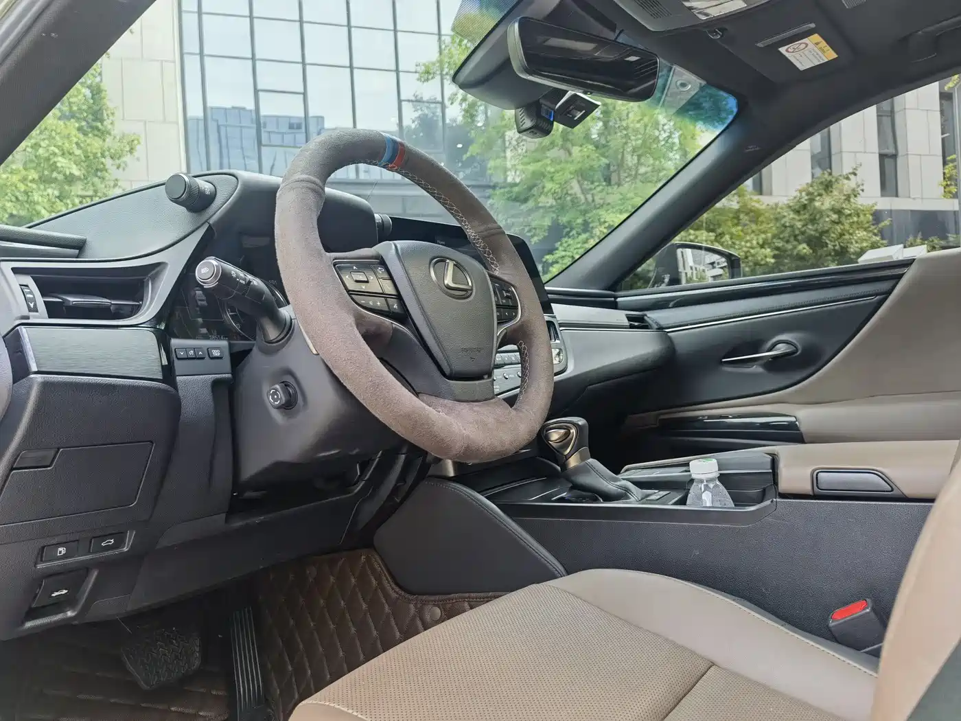 Lexus ES 2021 200 Excellence Edition фото 8