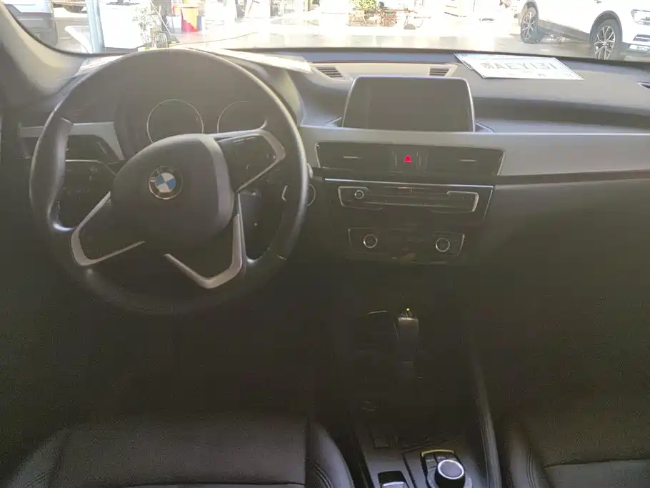 BMW X1 2019 sDrive18Li Fashion Model фото 12
