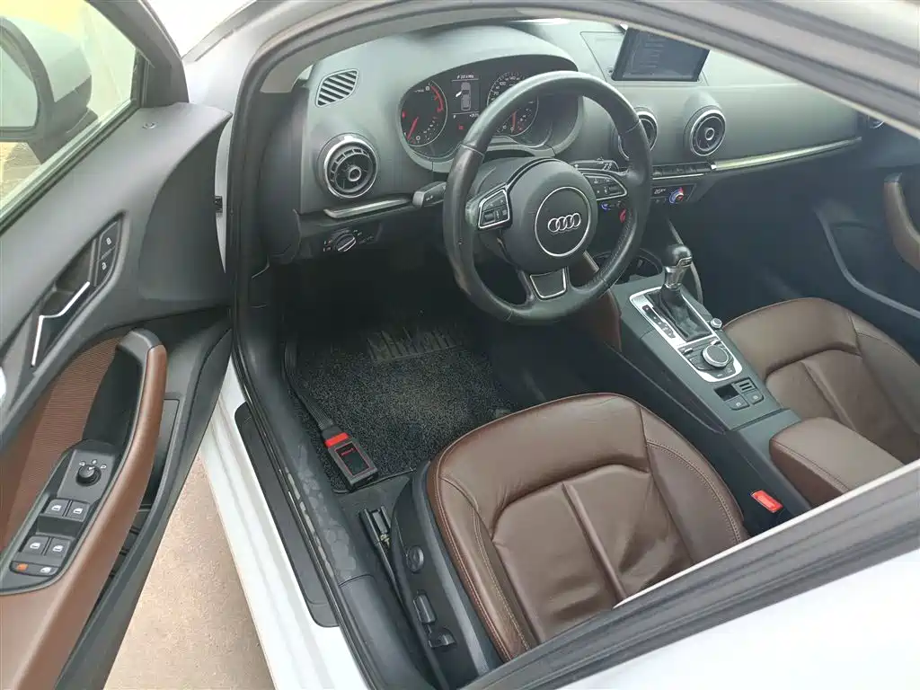 Audi A3 2014 Sportback 35 TFSI Automatic Comfort фото 12