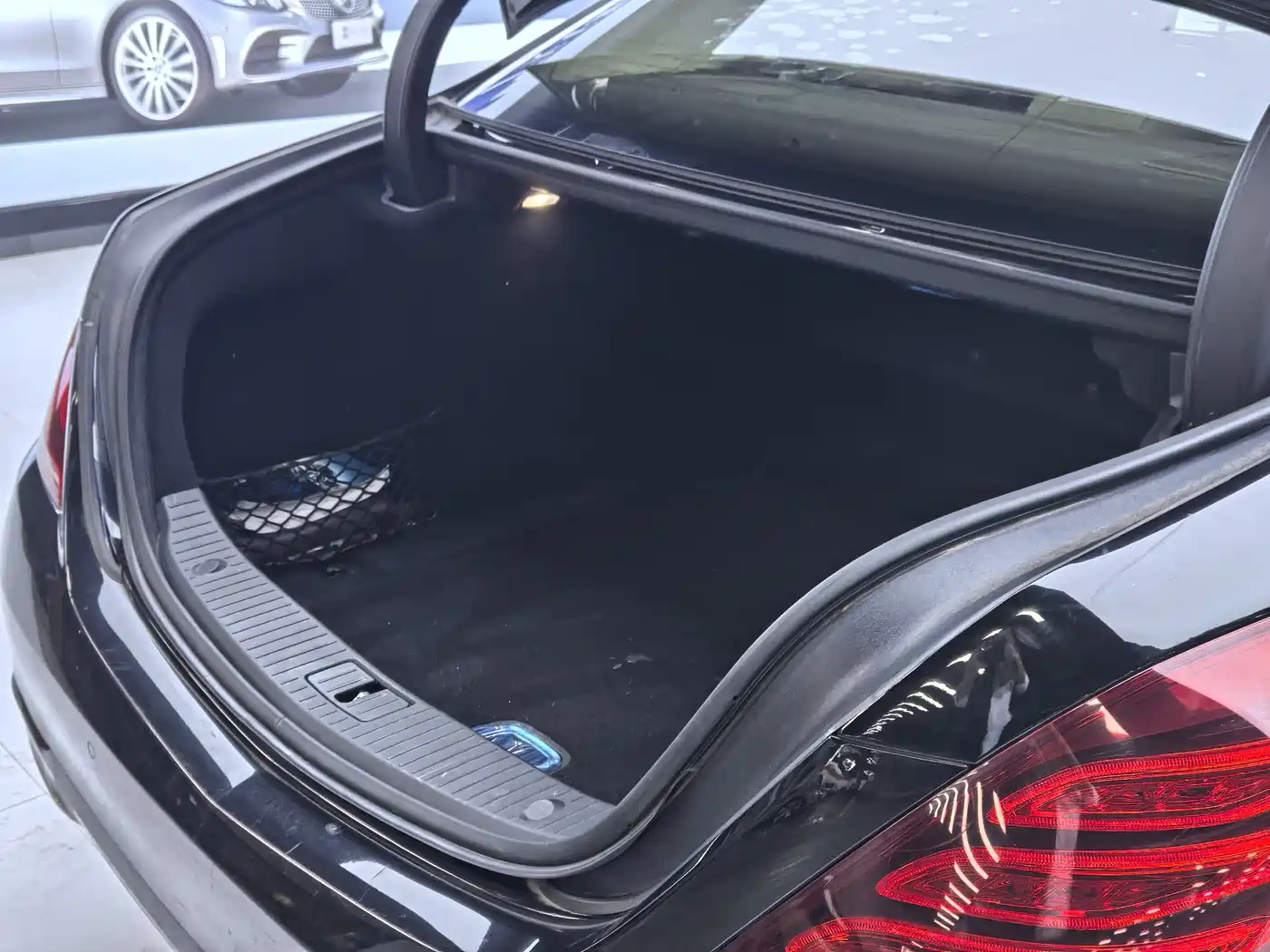 Mercedes-Benz S-Class 2016 S 320 L Business Edition фото 7