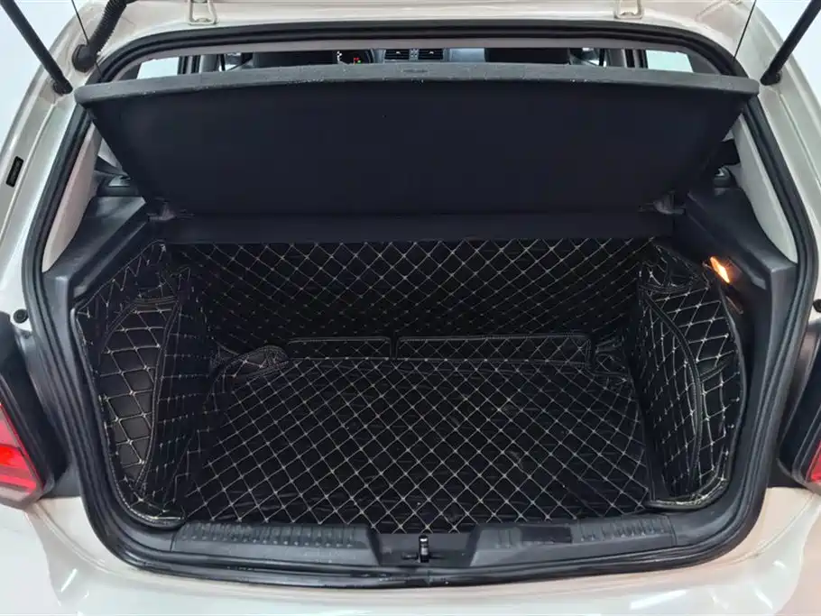 Volkswagen Polo 2018 1.5L Auto Safe Drive фото 4