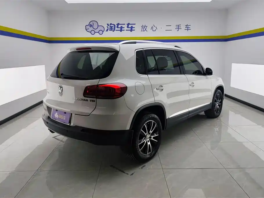Volkswagen Tiguan 2015 1.8TSI Automatic 2WD Highline фото 3