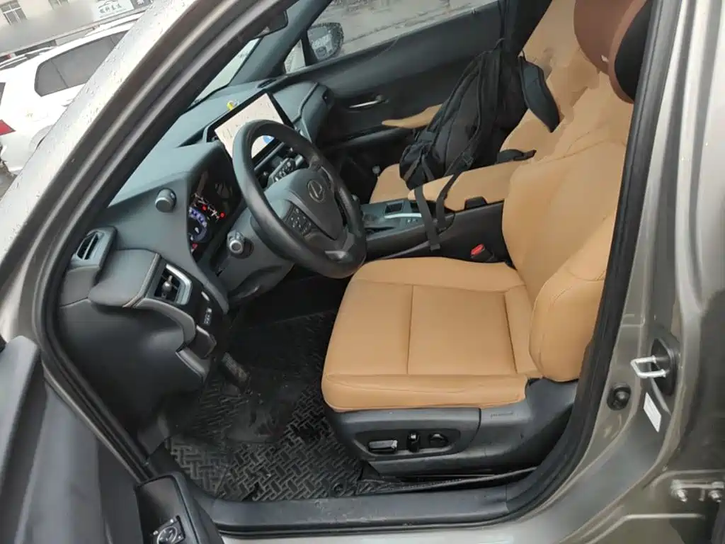 Photo 15 - Lexus UX