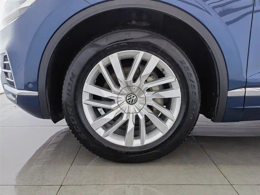 Volkswagen Touareg 2019 2.0TSI Sharp Wing Edition China VI фото 17