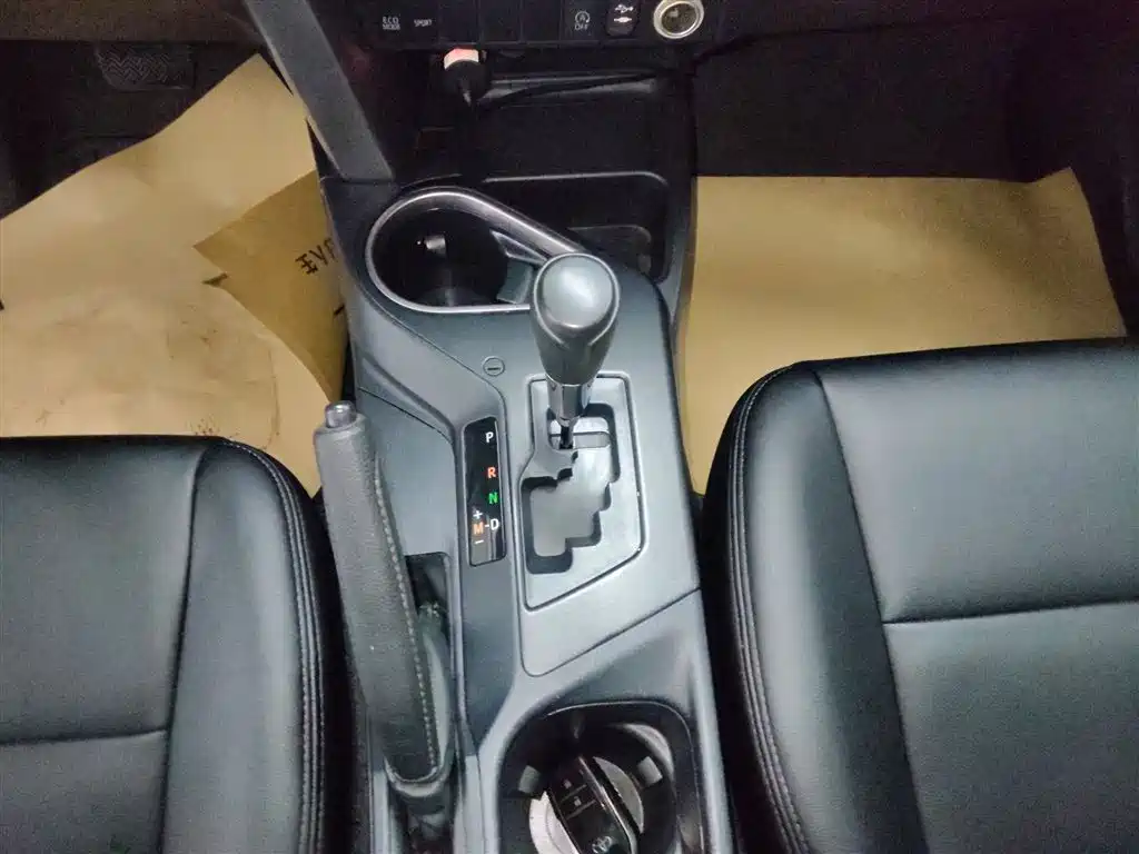 Toyota RAV4 Rongfang 2016 2.0L CVT 2WD Trend (China V) фото 14