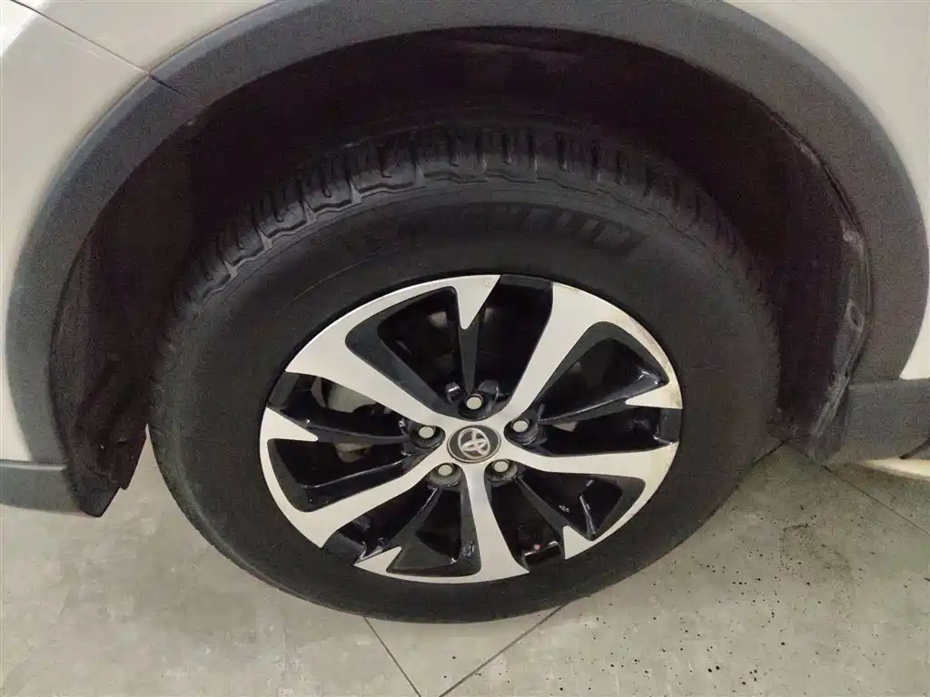 Toyota RAV4 Rongfang 2016 2.0L CVT 2WD Trend (China V) фото 23