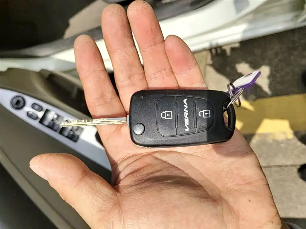 Hyundai Verna 2014 1.4L Manual Smart GLS фото 9