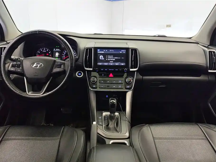 Hyundai Beijing Hyundai ix35 2018 2.0L Automatic 2WD Zhiyong·Enjoyment Edition фото 12