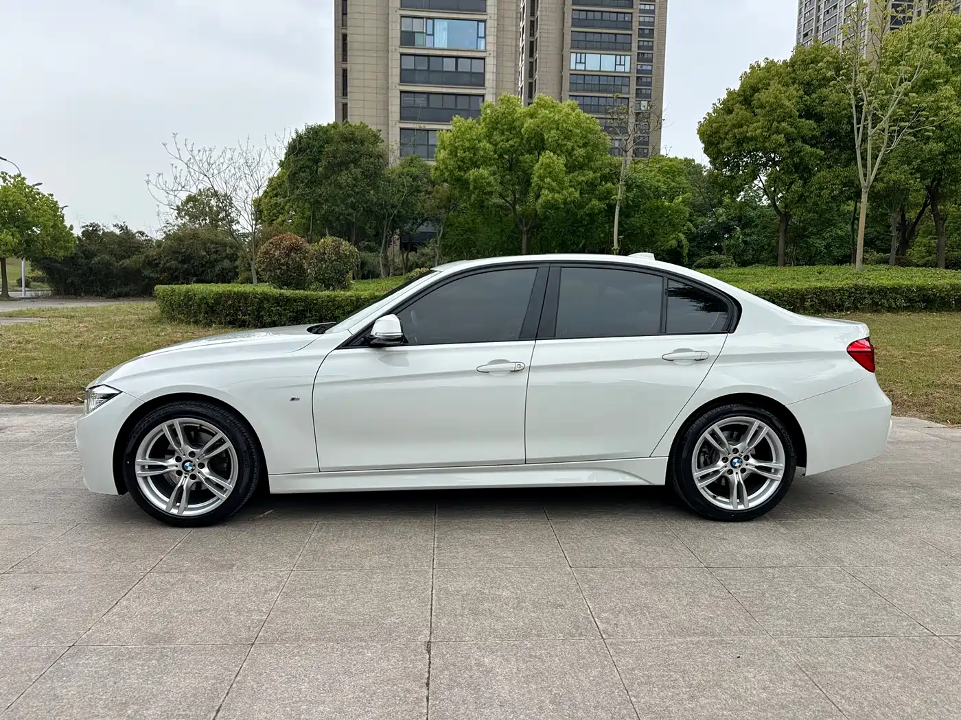 BMW 3 Series 2019 320i M Sport Package фото 3