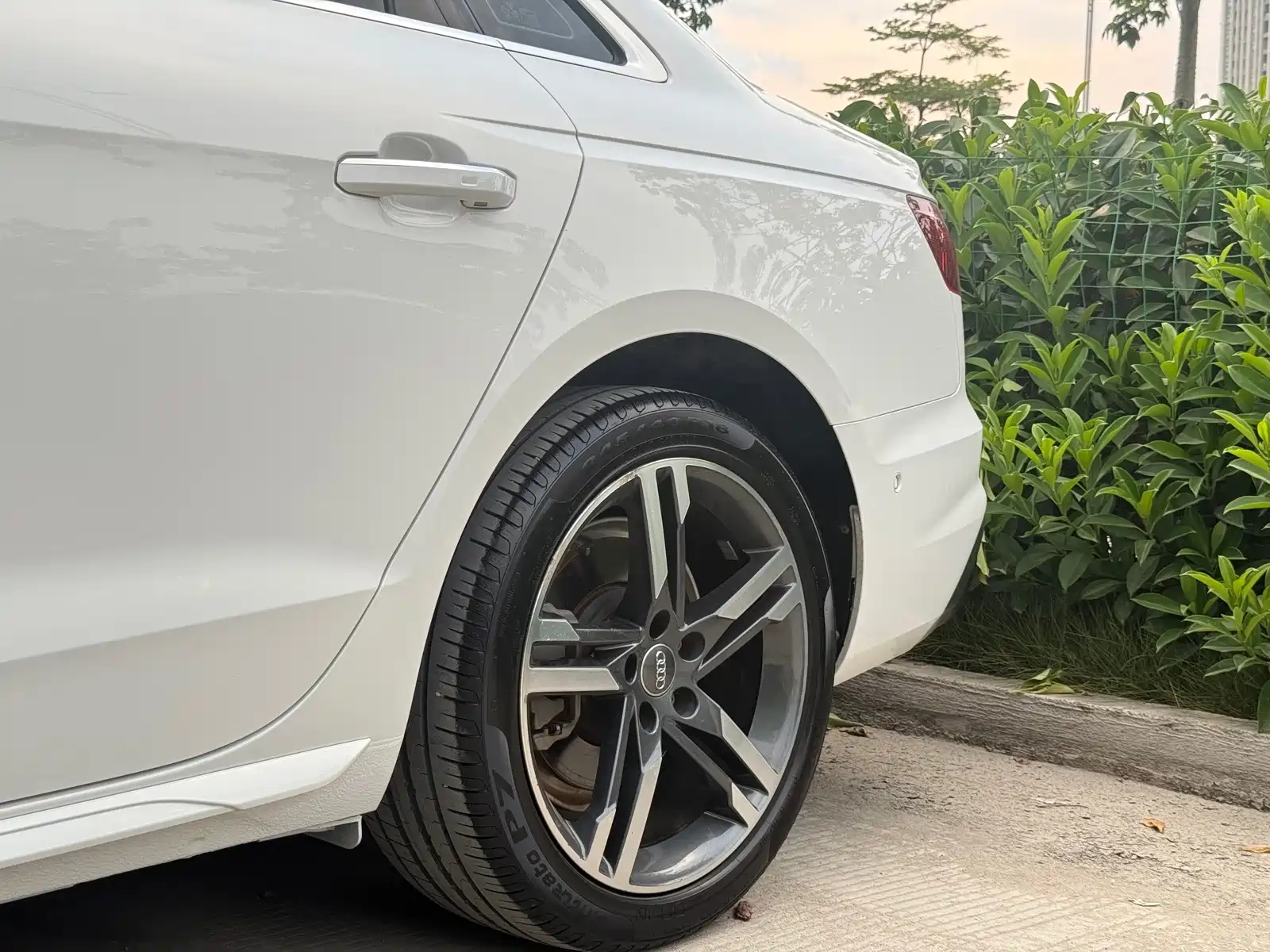 Фото 11 - Audi A4L