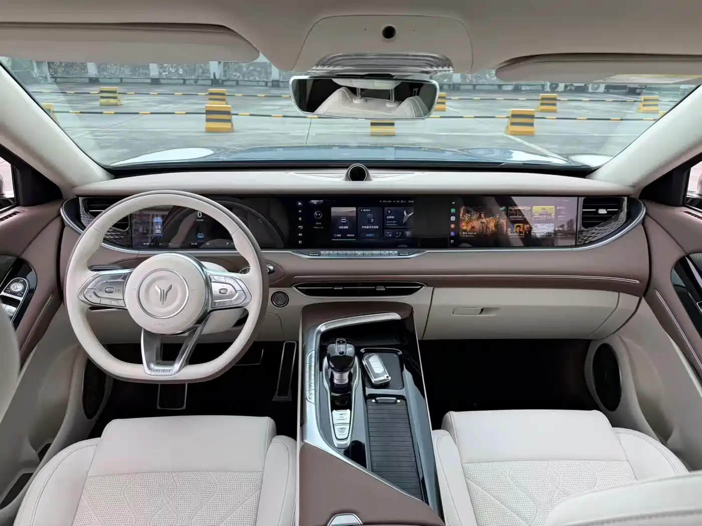 Voyah Auto VOYAH FREE 2021 AWD Standard Range Extender Exclusive Luxury Package фото 8