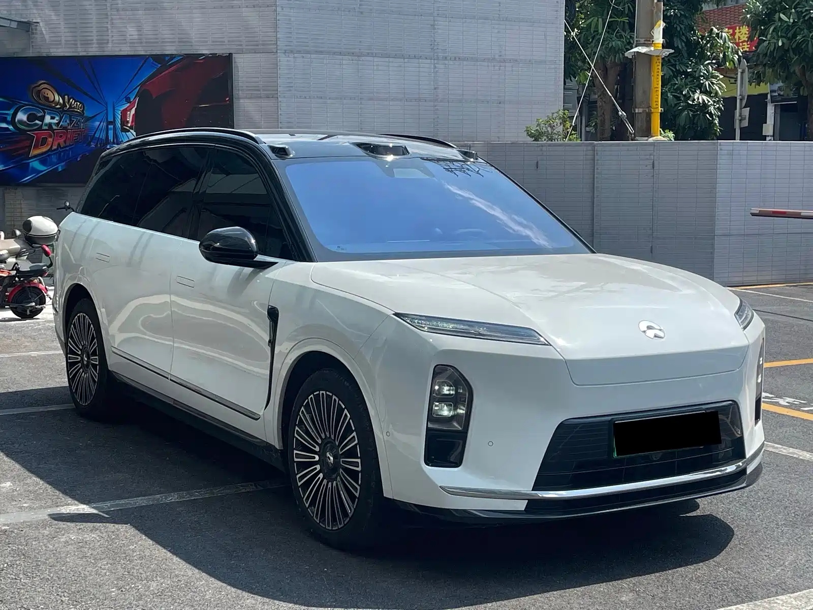 Фото 4 - NIO ES8