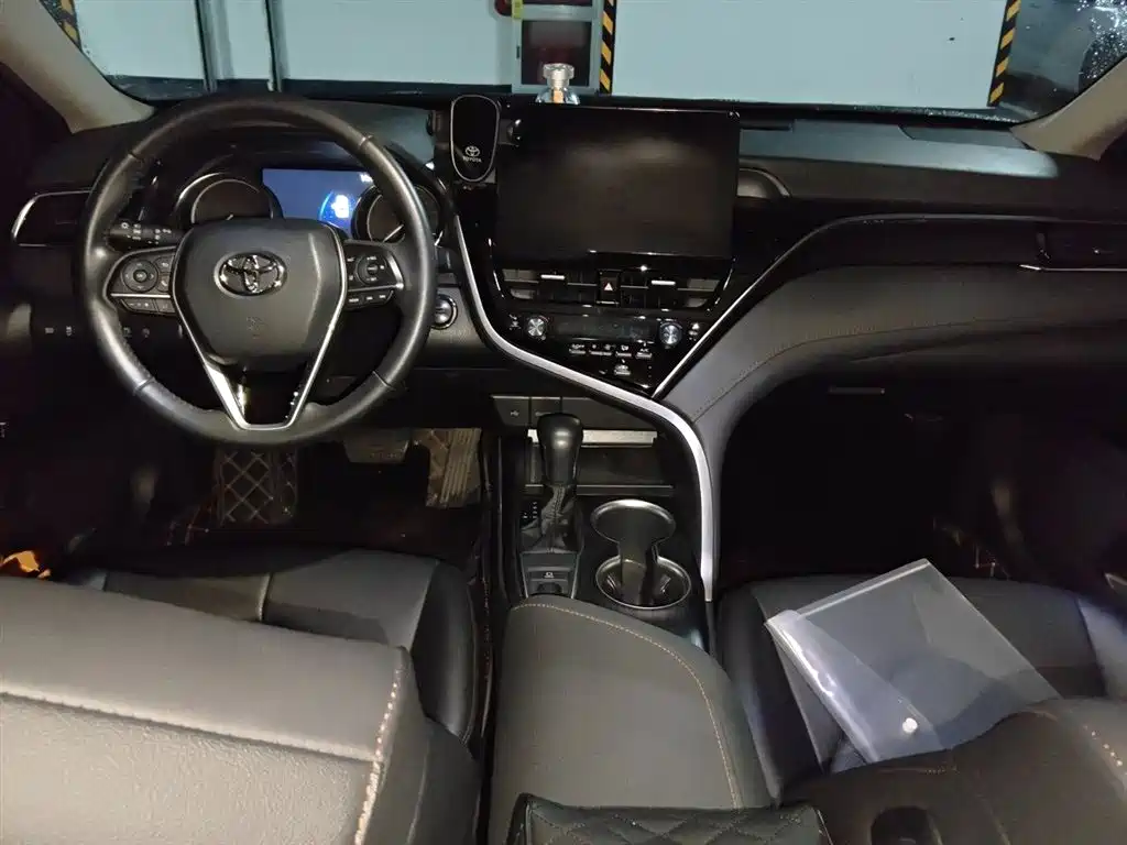 Toyota Camry 2021 2.0G Luxury Edition фото 5