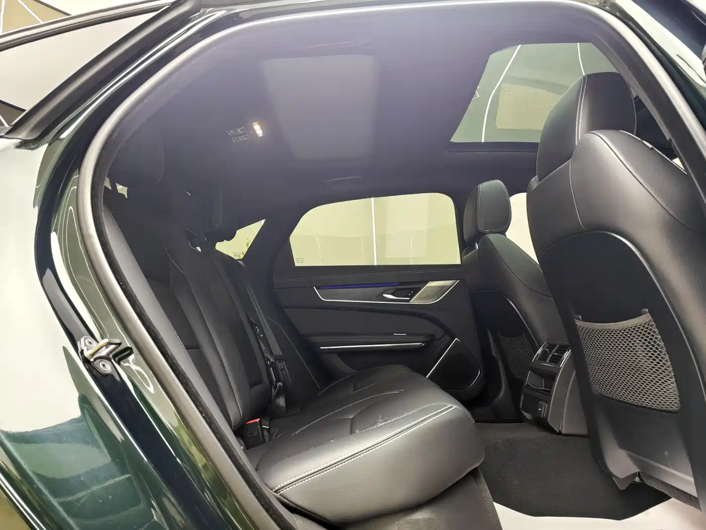 Jaguar XFL 2021 XFL 2.0T P250 AWD Gloss Black Sport Edition фото 17