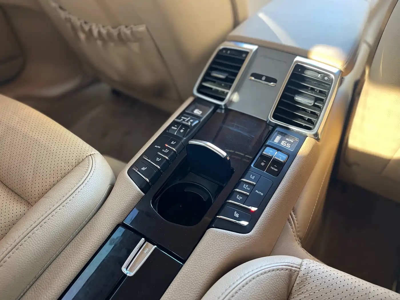 Porsche Panamera 2014 Panamera 3.0T фото 11