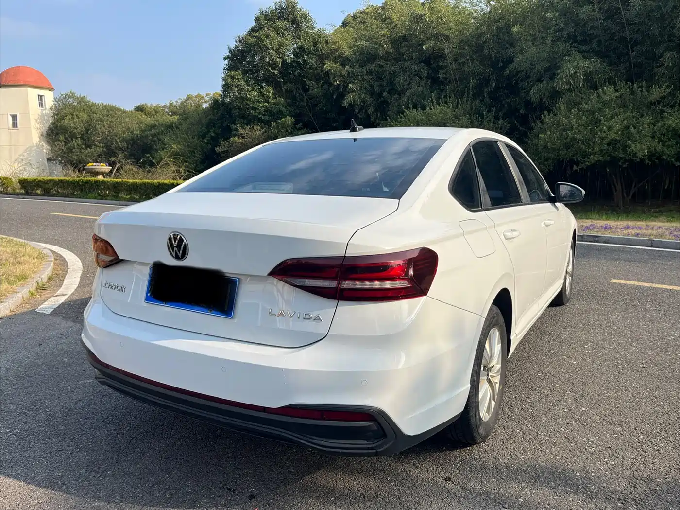 Volkswagen Lavida 2023 Facelift 1.5L Auto Comfort Edition фото 5