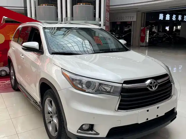 TOYOTA HIGHLANDER