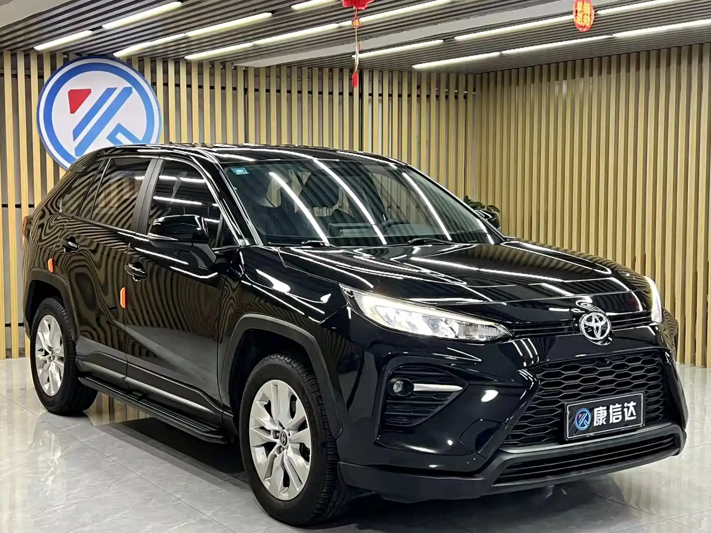 Toyota Wildlander 2020 2.0L CVT FWD Leading Edition фото 3