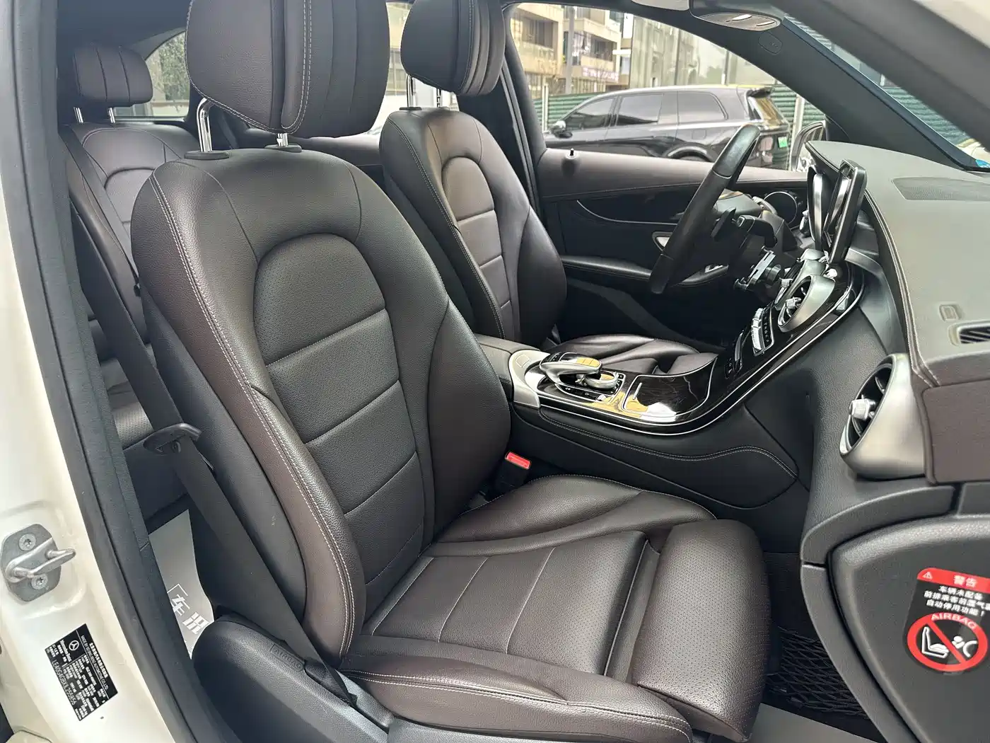 Mercedes-Benz GLC 2018 Facelift GLC 260 4MATIC Luxury фото 14