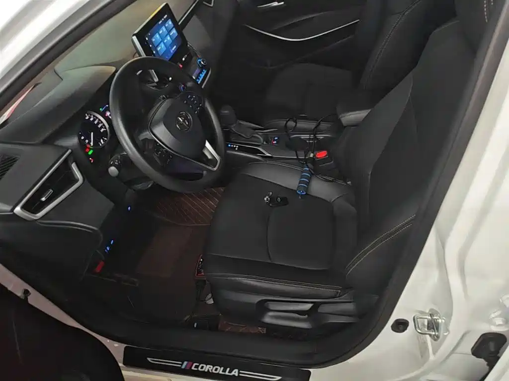 Toyota Corolla 2021 Hybrid 1.8L E-CVT Elite Edition фото 15