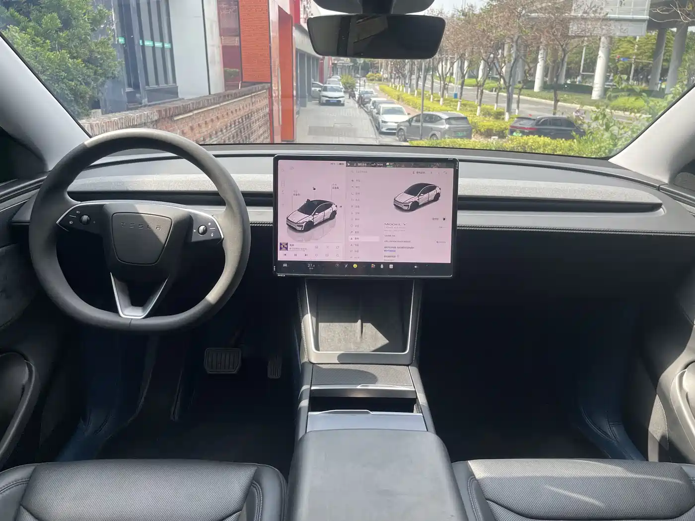 TESLA MODEL Y