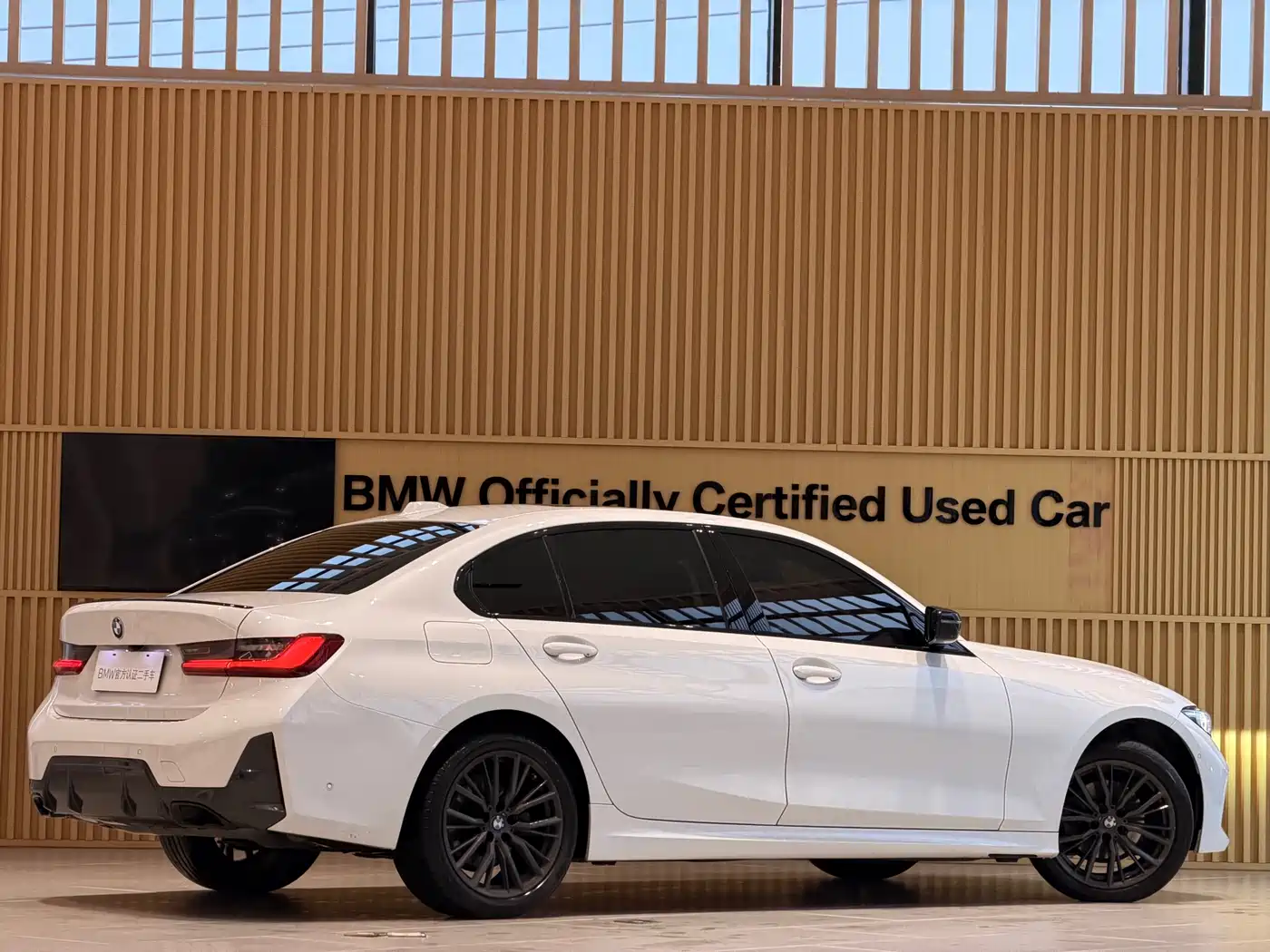 BMW 3 Series 2023 325Li M Sport Black Night Package фото 21