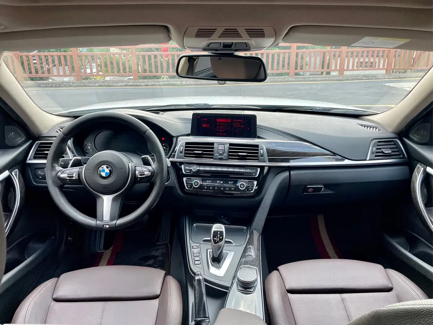 BMW 3 Series 2018 320Li M Sport Black Night Edition фото 19