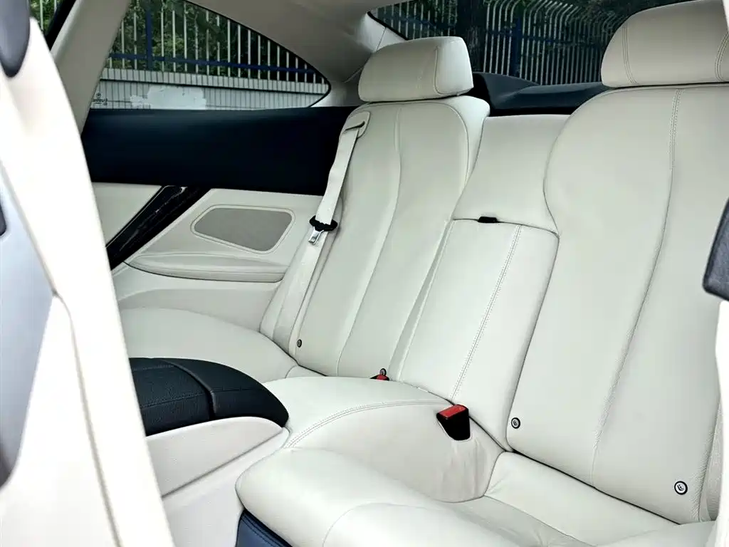 BMW 6 Series 2012 640i Coupe фото 17