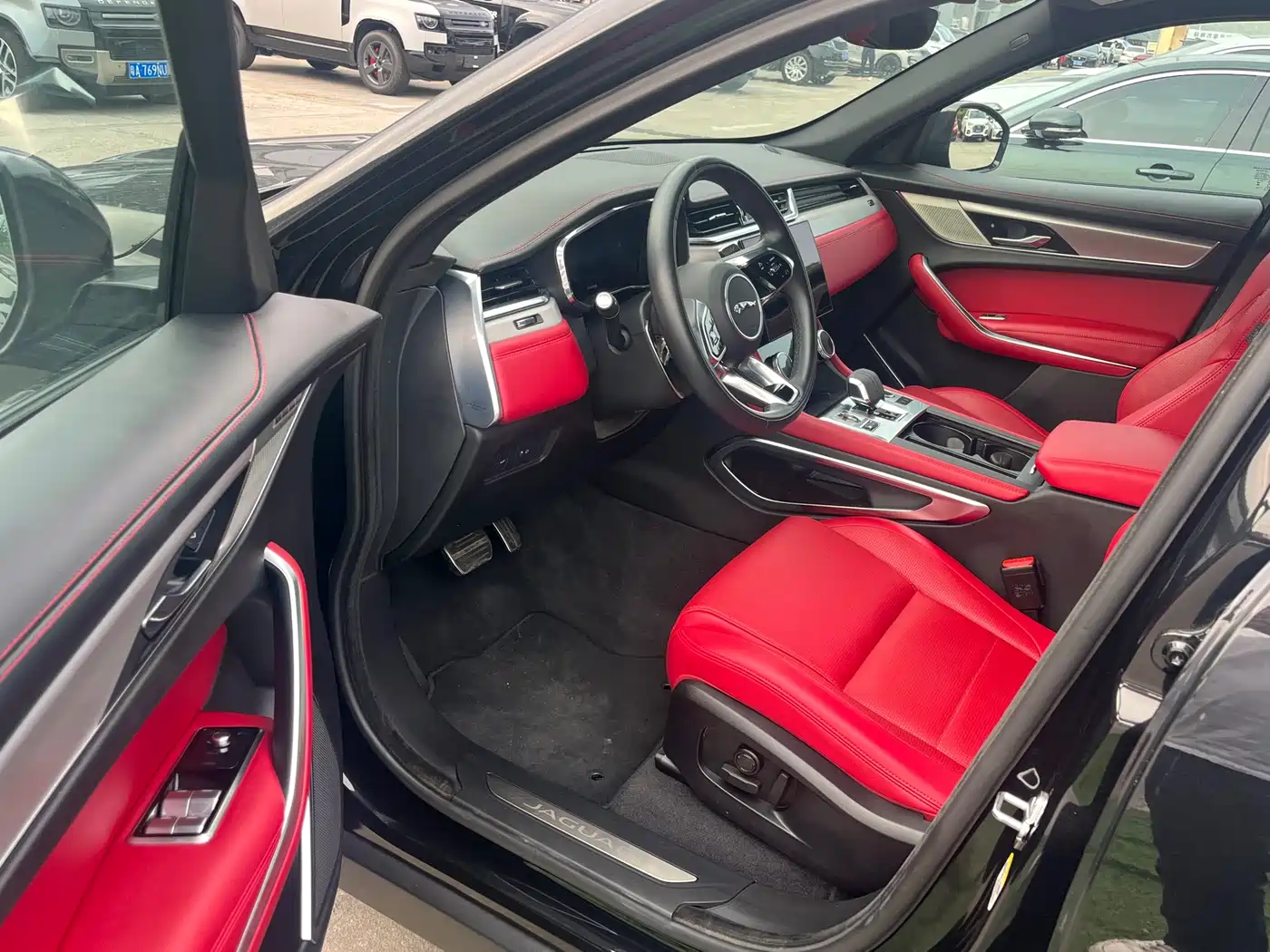 JAGUAR F-PACE