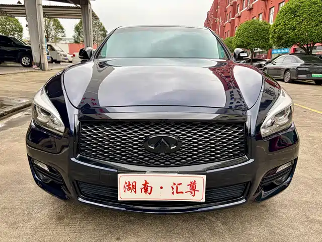 Infiniti Q70 2017 Q70L 2.5L Enjoyment Edition — фото 2