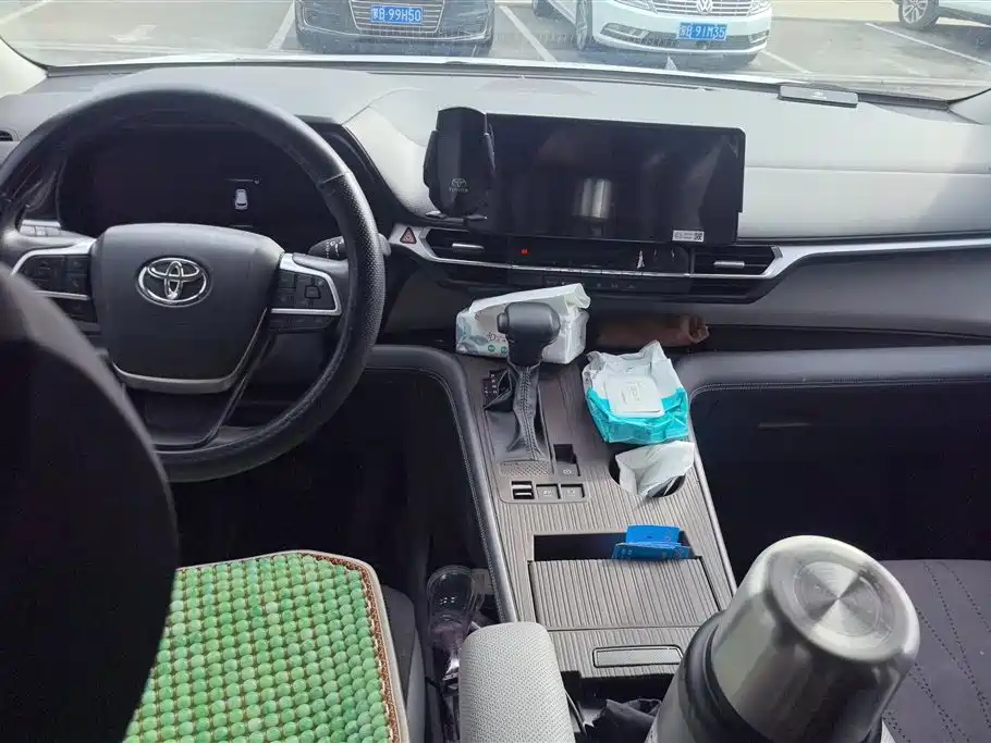 Toyota Granvia 2024 2.5L Hybrid Comfort фото 12