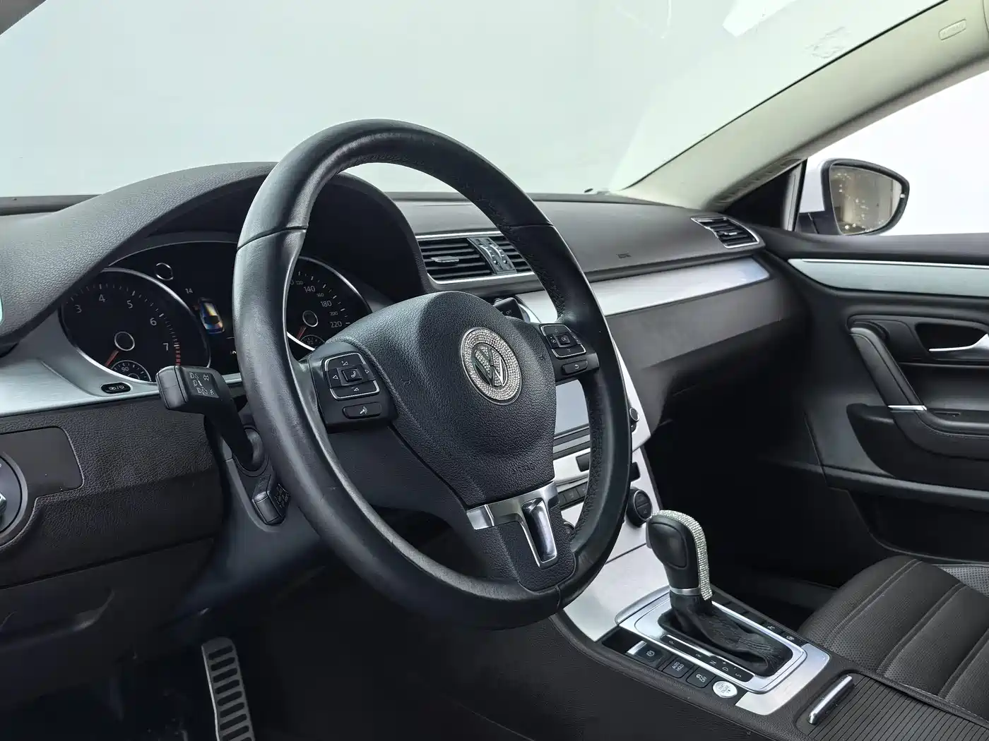 Volkswagen FAW-Volkswagen CC 2018 1.8TSI Luxury фото 15