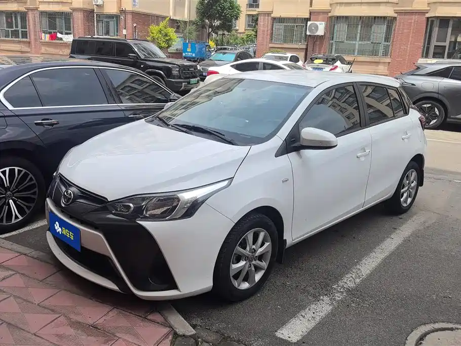 Toyota YARiS L Zhi Xuan 2015 1.5E Auto Charming Edition
