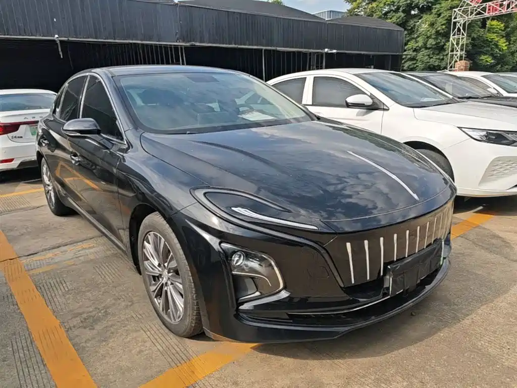 Hongqi E-QM5 2022 431km Charging Enjoyment Edition фото 4