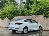 Photo 6 - Hyundai Verna