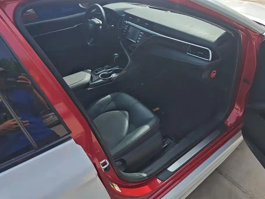 Toyota Camry 2018 2.5S Trend Edition фото 8