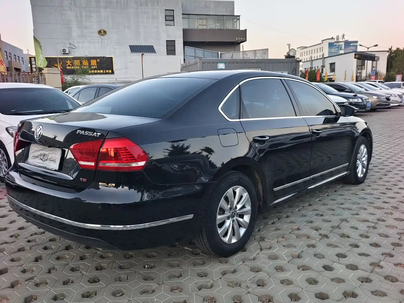 Volkswagen Passat 2015 1.8TSI DSG Honor Edition фото 9