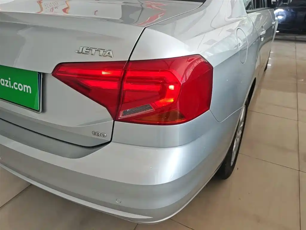 Volkswagen Jetta 2019 Dream Edition 1.5L Manual Fashion фото 8