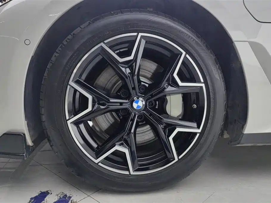BMW i3 2025 eDrive 40 L Shadow Night Sport Package фото 6