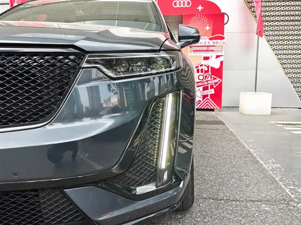 Cadillac XT6 2025 2.0T 6-Seater AWD Executive Black Label Edition фото 3