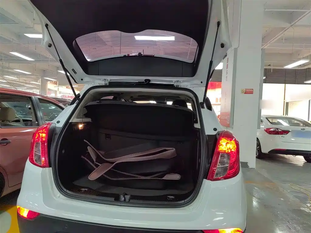 Buick Encore 2017 18T Automatic 2WD Urban Leading фото 15