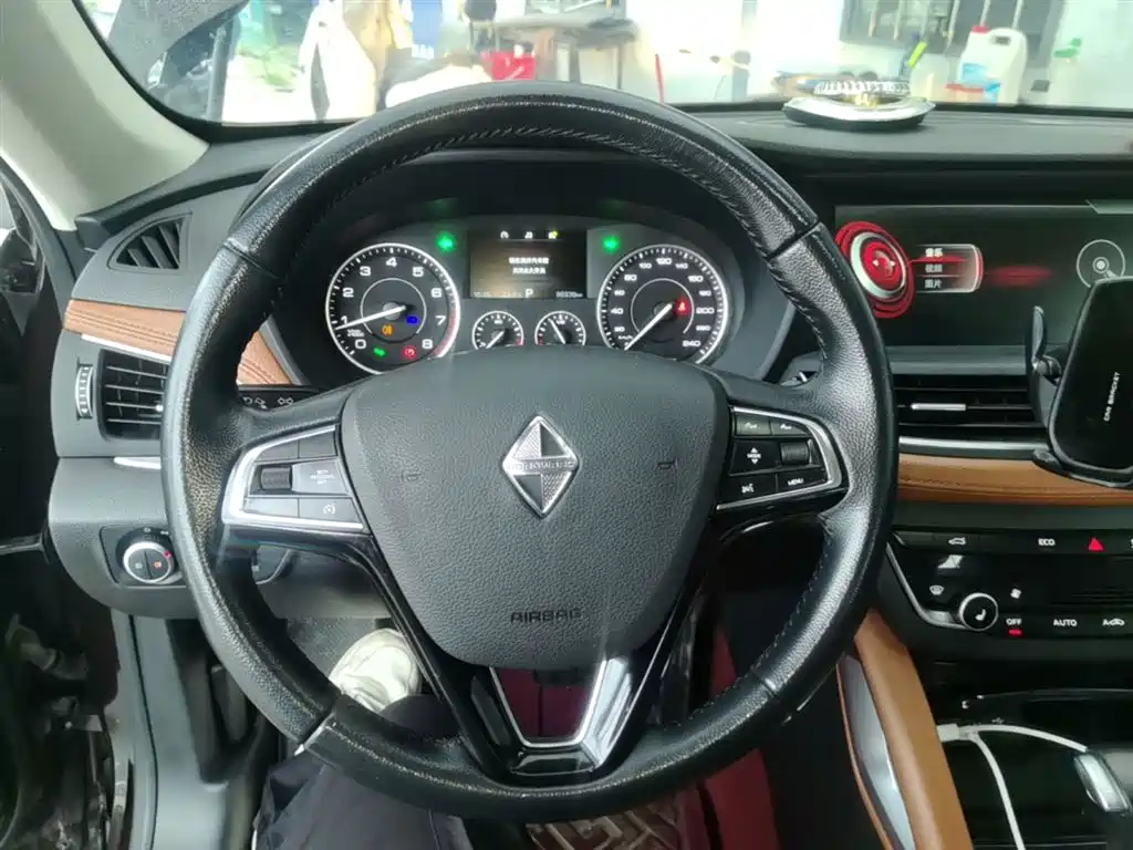 Borgward BX7 2018 2018 28T 2WD Quality Enjoy 5-Seater China V