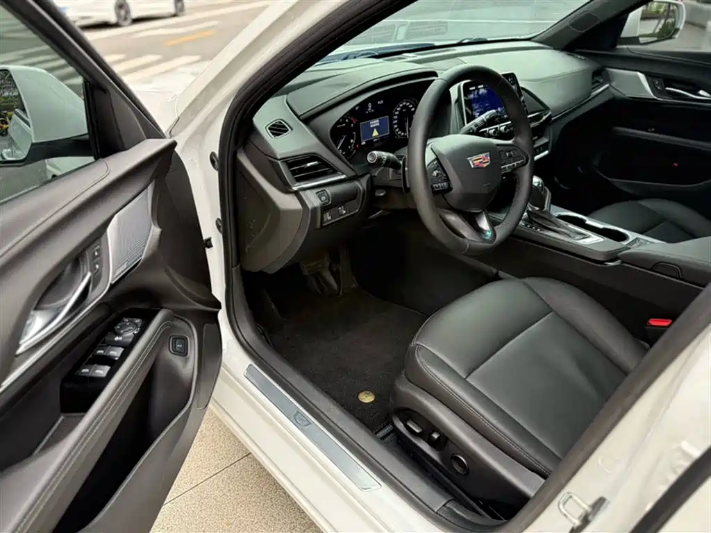 Cadillac CT4 2023 25T Luxury Model фото 16