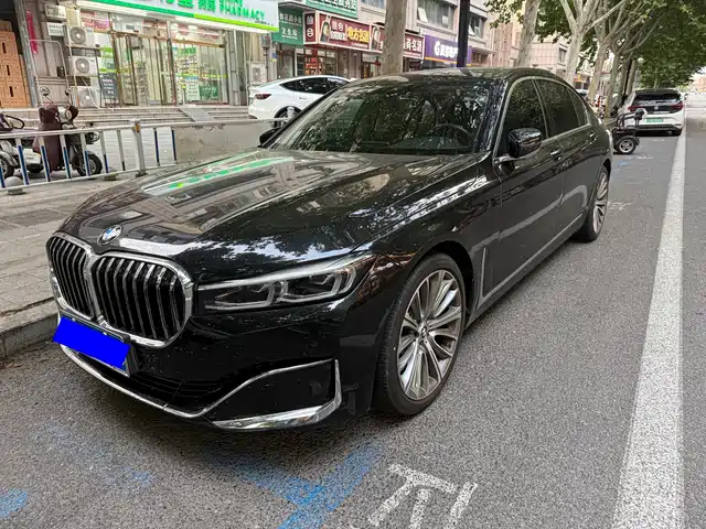 BMW 7 740Li, Лидер, Люкс-пакет